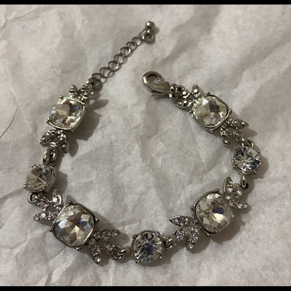 Fashion Vintage Silver Bracelet with Rhinestones